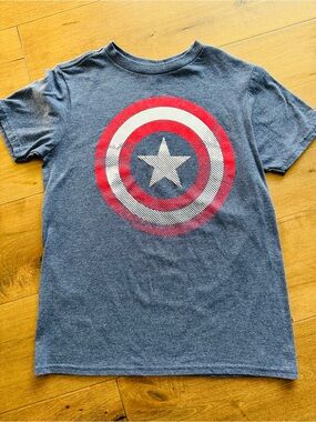 Marvel Captain America Shield Tee - Blue & Red